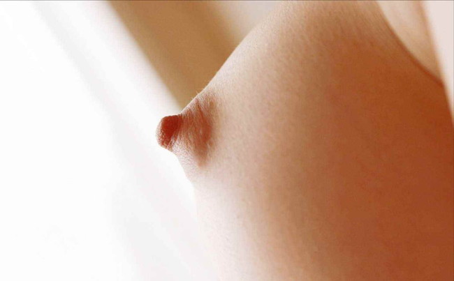 【ヌード画像】イロエロな乳首画像を集めたったｗ（33枚） 32