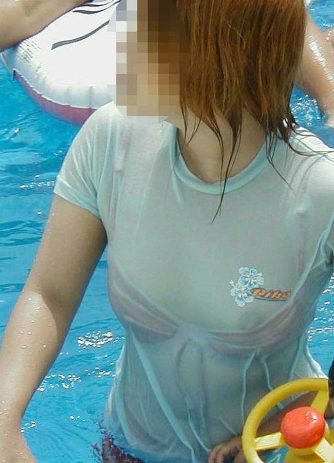 【ヌード画像】濡れて透ける服のナンバーワンはTシャツであると信じて疑わない僕が集めたTシャツ透けエロ画像集です！（50枚） 15