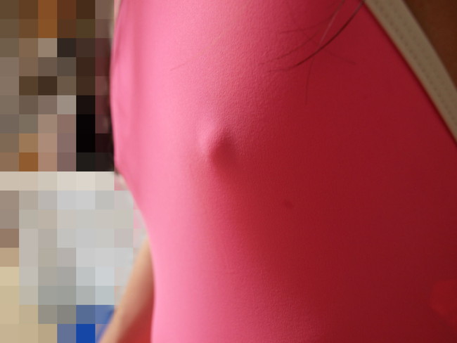 【ヌード画像】エロのバロメーターである乳首ピンコ立ちがハンパない！人さし指でふるふるしたくなるビンビンの乳首画像集！(50枚) 48
